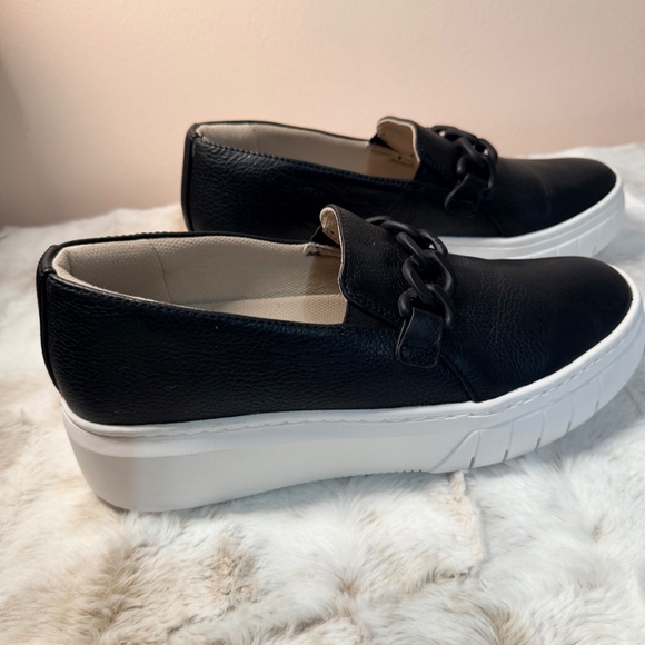 Naturalizer Shoes - Naturalizer Black Slip On Sneaker With A Decorative Black Chain Size 10